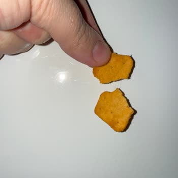 Eti Crax Thins Kraker Paketi Hijyen İhlali Kıl Benzeri Madde Tespit Edildi