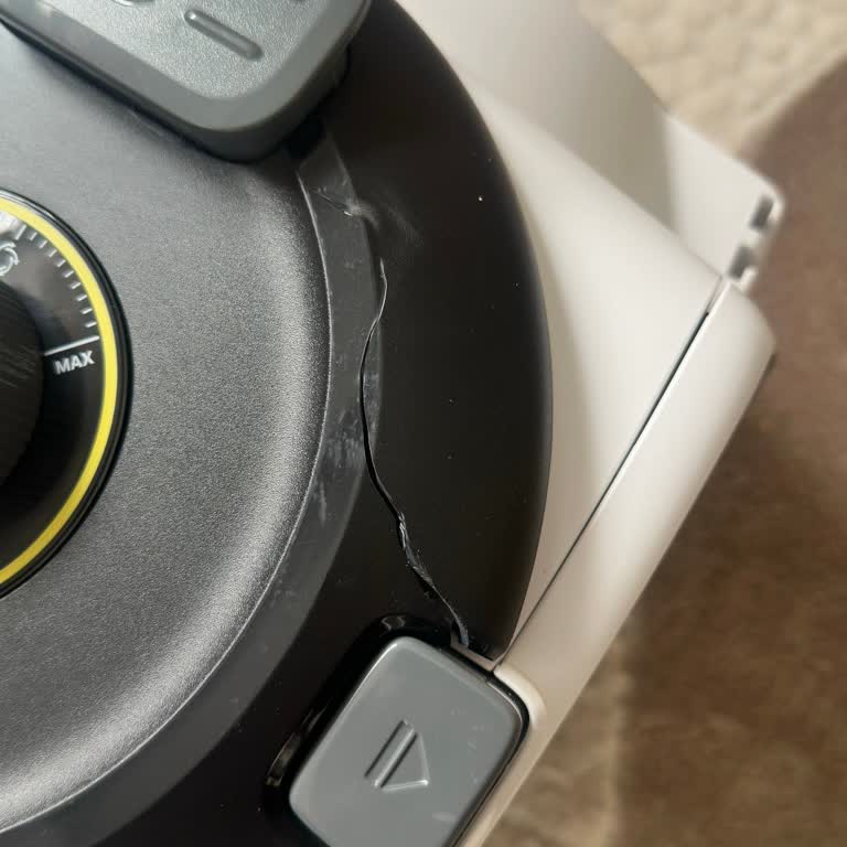 Kırık Karcher Süpürge Gönderimi Ve Satıcı Sorumluluğunun Reddi