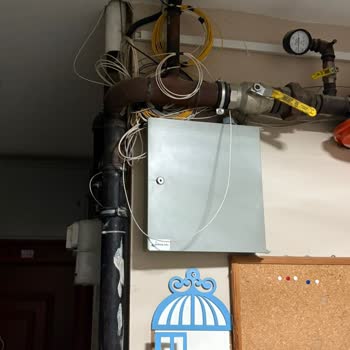 Binada Dağınık Bırakılan Fiber Kablolar Estetik Ve Güvenlik Problemi