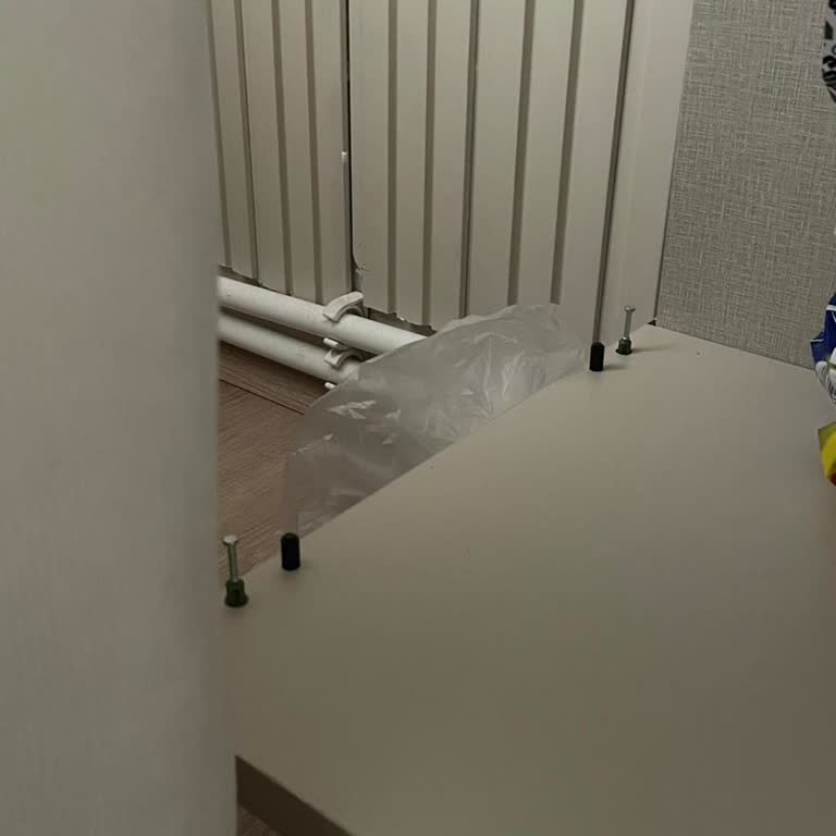 Eksik TV Ünitesi Ve Yanlış Sandalyeler İçin Acil Çözüm Talebi