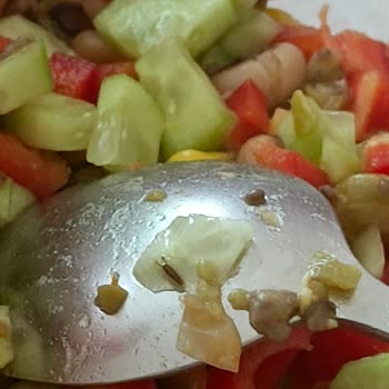 Yayla Salata Topping Üründe Sümüklü Böcek Ve Gıda Güvenliği Endişesi