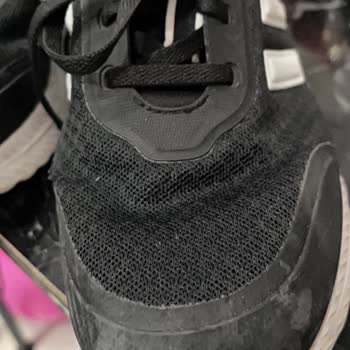 Üç Ayda Sökülen Ayakkabıda Üretim Sorunu Ve Mağaza Kullanım Hatası İddiası