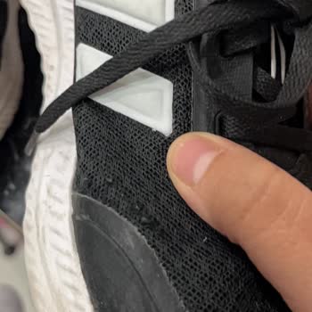 Üç Ayda Sökülen Ayakkabıda Üretim Sorunu Ve Mağaza Kullanım Hatası İddiası