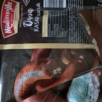 Müslümoğlu Dana Sucuğu Küflenmiş: Son Kullanma Tarihi Geçmemiş Olmasına Rağmen