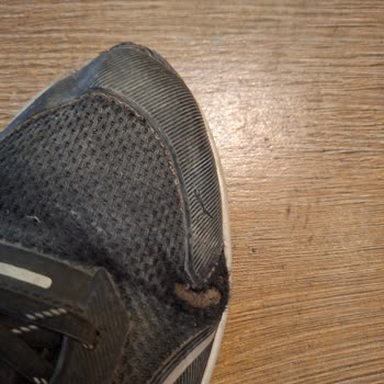 Puma Ayakkabısının Kısa Sürede Soyulması Ve Mağaza Tarafından Kullanıcı Hatası İddiası