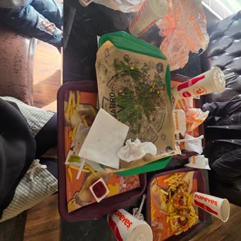 Popeyes Siirt Şubesinde 550 TL’lik Hamburgerde Az Et Ve Kalitesiz Ürün