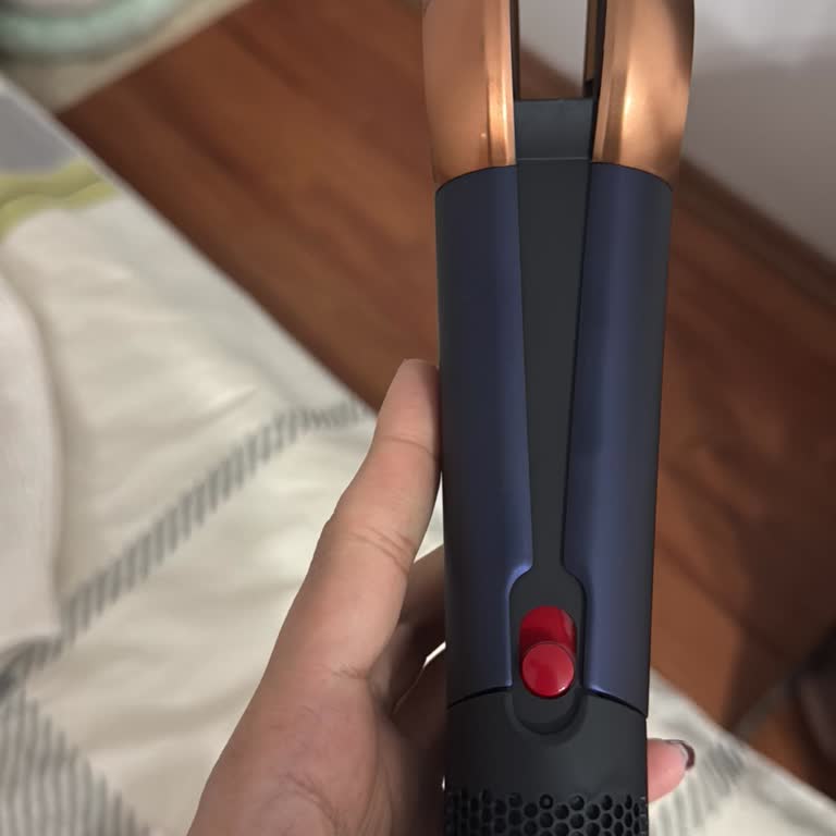 Dyson Airstrait Hatalı Cihaz Ve Kırmızı Kilit Düğmesi Sorunu