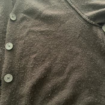 LCW Ürünlerinde Kalite Sorunları: Pantolon Rengi Soldu, Hırka Tüylendi, Değişim Ve İade Talebi