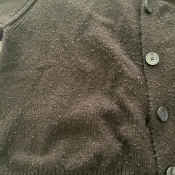 LCW Ürünlerinde Kalite Sorunları: Pantolon Rengi Soldu, Hırka Tüylendi, Değişim Ve İade Talebi