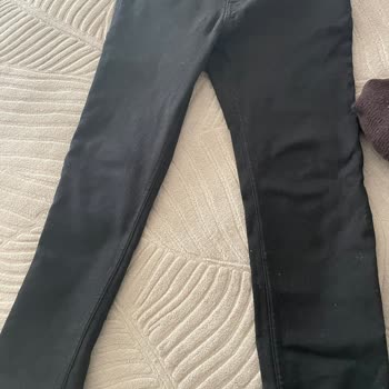 LCW Ürünlerinde Kalite Sorunları: Pantolon Rengi Soldu, Hırka Tüylendi, Değişim Ve İade Talebi