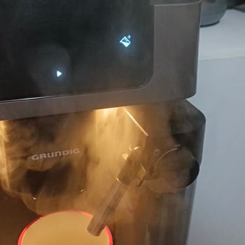Grundig Espresso Makinesinin Süt Haznesi Arızası Ve İade Talebi
