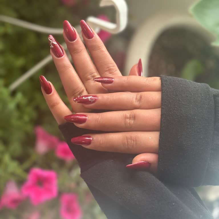 Öznur Kultufan Güzellik Salonu 24 Saat Bile Geçmeden Tüm Tırnaklarım Kökünden Koptu