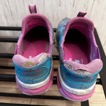 Skechers Çocuk Ayakkabısının Hızlı Yırtılması Ve İade Reddi