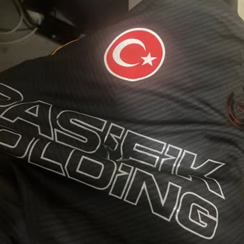 İlk Yıkamada Formadaki Logo Çözülmeye Başladı