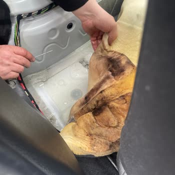 BMW 1.16i Sağ Arka Döşemede Sürekli Su Alımı Şikayeti