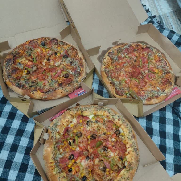 İzmir Çamdibi Domino's’ta Bir Saatlik Gecikme Ve Yanlış Soğuk Pizza Teslimatı