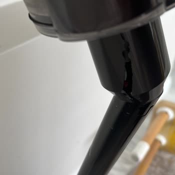 Dyson V12 Süpürgenin Parçaları Sürekli Kırılıyor, Yüksek Ücretli Değişim Teklifi