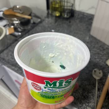 Yoğurtta Bulunan Yeşil Boya Hamile Eşimizi Endişelendirdi