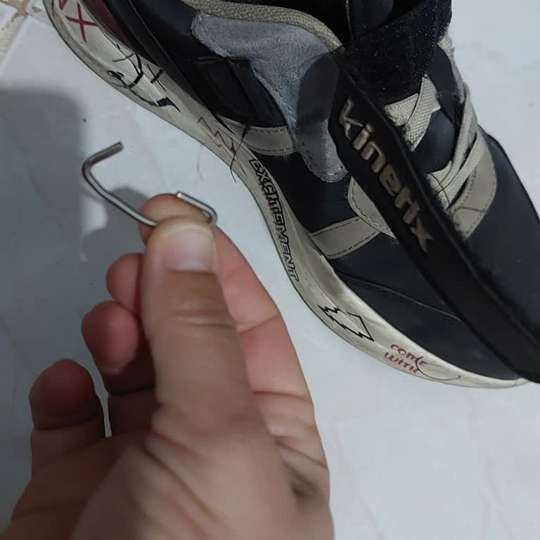 Kinetix Ayakkabısının Kancası İlk Günü Kırıldı, Değişim Ve İade Talebimiz Reddedildi