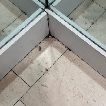 Marmara Forum Boyner Kabinleri Aşırı Kirli, Temizlik İhtiyacı