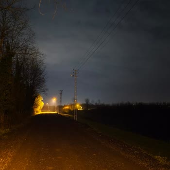Sokak Aydınlatması Sorunu Çözülmedi Ve Faturalarda Ücret Kesiliyor