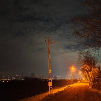 Sokak Aydınlatması Sorunu Çözülmedi Ve Faturalarda Ücret Kesiliyor