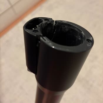 Philips 7000 Dik Süpürge Boru Bağlantısının Aniden Kırılması Ve Garanti Talebi