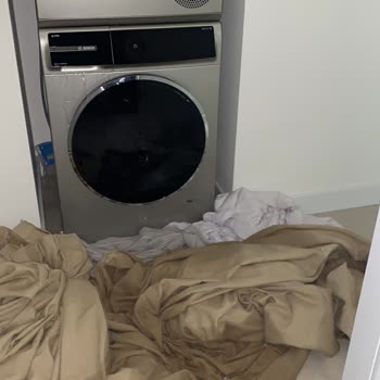 Bosch Çamaşır Ve Kurutma Makinesi Patlamasıyla Ev Su Basması Ve İade Talebi