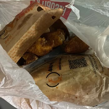 İki Saat Gecikme, Donmuş Köfte Ve Gerçekleşmeyen İade