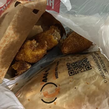 İki Saat Gecikme, Donmuş Köfte Ve Gerçekleşmeyen İade