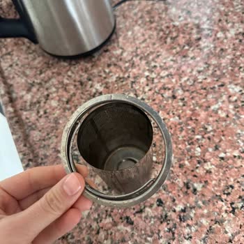 Beko Çay Makinesinde Demlik Süzgeci Sapı Kendi Kendine Çıktı, Garanti Reddi Kabul Edilemez