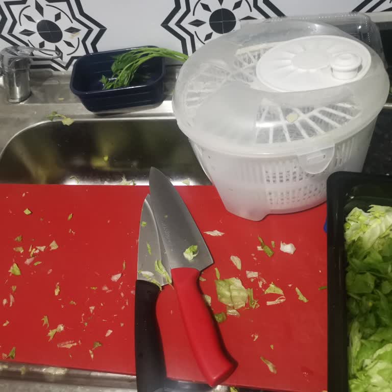 Yan Dükkanın Su Kesintisi İş Yerimizde 16 Saat Süren Mağduriyete Neden Oldu