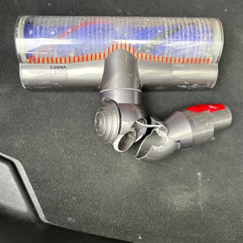 Dyson V10 Süpürme Başlığı Kırıldı, Garanti Sonrası Mailime Cevap Gelmedi