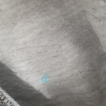 Yumoş Çamaşır Parfümü Çözünmüyor Ve Kıyafetlerde Leke Bırakıyor