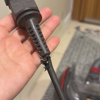 Dyson Süpürge Patlaması Ve Dolap Uygulamasının Çözüm Reddi