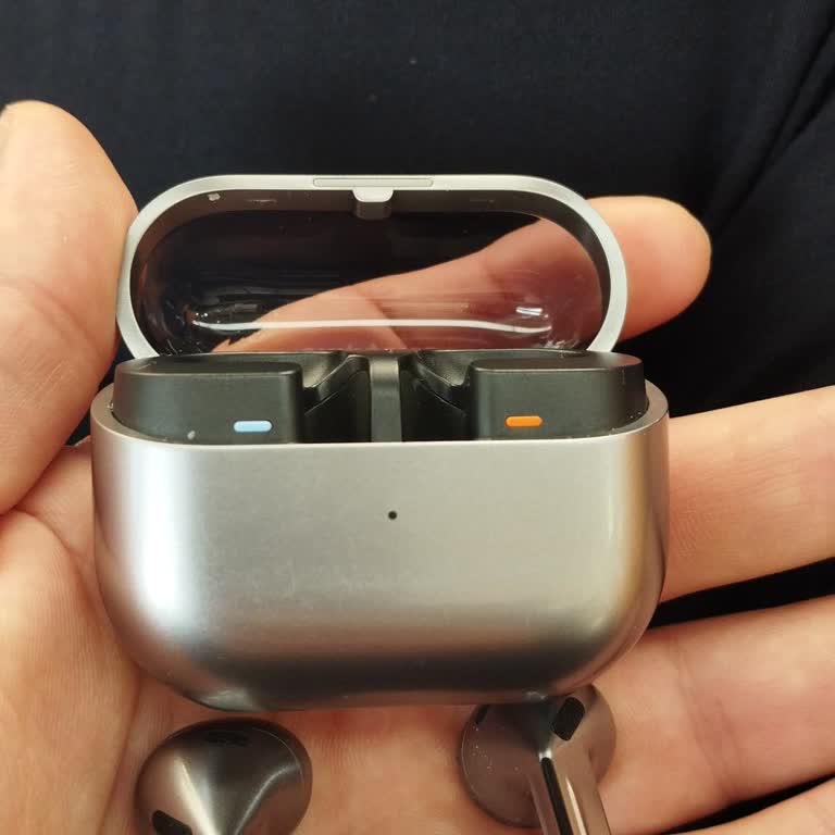 Sağ Kulaklıkta Ses Düşüklüğü Ve Gürültü Engelleme Sorunu Garanti Kapsamında Değişim İsteği