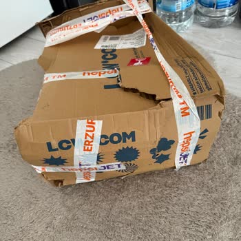 Hepsijet'in Kırık Paket Teslimatı Üzerine Şikayet Ve Geri Dönüş Yok