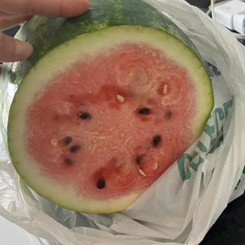 Metro Market Diyarbakır Şubesinde Satılan Bozuk Karpuz Çocuk Zehirlenmesine Neden Oldu