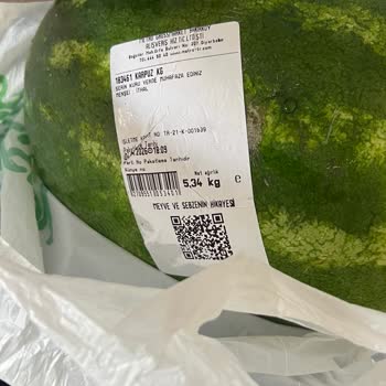 Metro Market Diyarbakır Şubesinde Satılan Bozuk Karpuz Çocuk Zehirlenmesine Neden Oldu