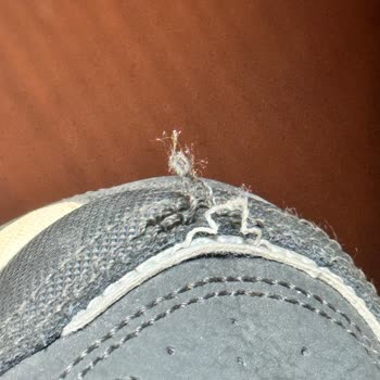 Skechers Ayakkabısındaki Dikiş Sorunu Üretim Hatası Olarak Reddedildi, Değişim Bekliyor