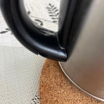 Sinbo Çaycının Üst Demlik Kulpu Tekrar Çatladı, Kalıcı Çözüm Talebi