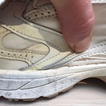 Lacoste Ayakkabısında Renk Atması Ve Dikiş Açılmaları Kabul Edilemez