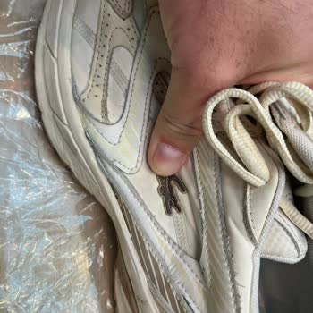 Lacoste Ayakkabısında Renk Atması Ve Dikiş Açılmaları Kabul Edilemez