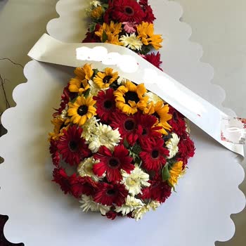 İki Katlı Çelenk Tek Katlı Gönderildi, Görseldeki Kaliteyle Uyuşmadı