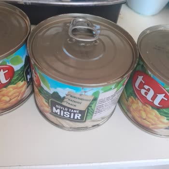 Tat Markalı Mısır Konservesinde Küflenme Ve Koku Gıda Güvenliği Endişesi