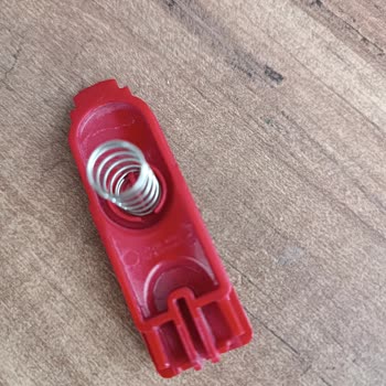 Dyson V10 Süpürge Boru Klipsinin Kırılması Ve Garanti Dışı Değişim Talebi