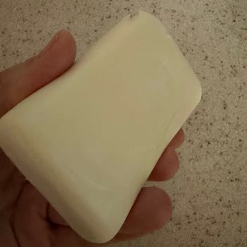 Hacı Şakir Sabununda Kesici Yabancı Madde Nedeniyle Cilt Tahrişi