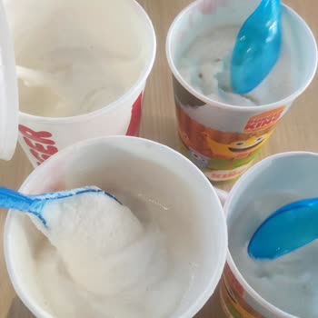 Çilekli Milkshake’in Garip Kıvamı Ve Lezzeti Şikayet Ediliyor