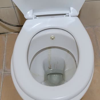 Yoğun Sigara Kokusu Ve Su Kesintileri Nedeniyle Tesisten Ayrılma