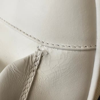 Ayakkabıda Üretim Hatası: Kısa Sürede Çatlama Ve Mağaza Reddetme Kararı